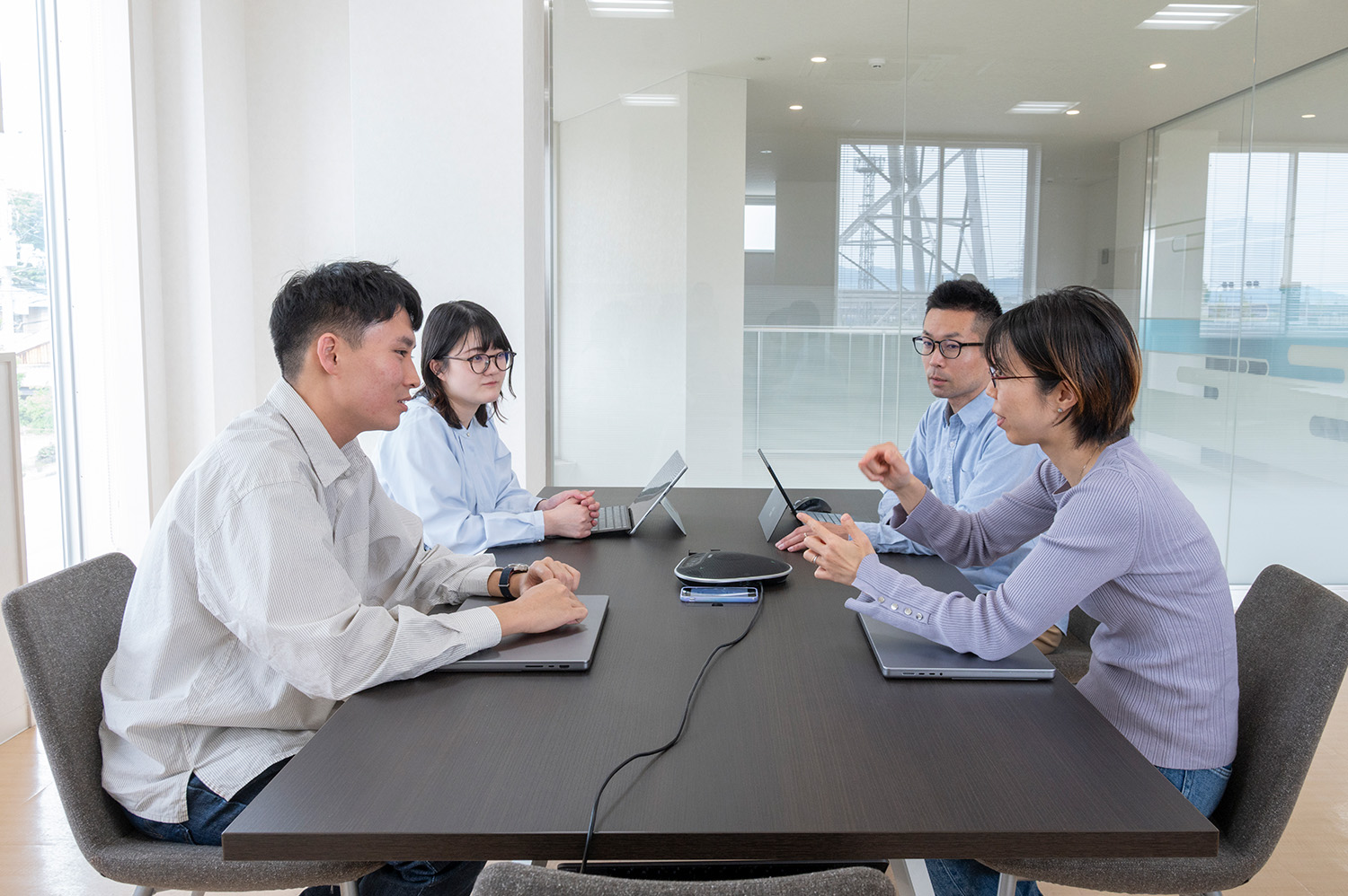 知らない世界に飛び込む毎日が、最高のスキルアップ。業界の垣根を越えて成長するクリエイター座談会